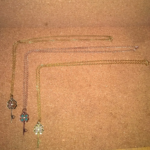 Necklace Bundle - Picture 3 of 7